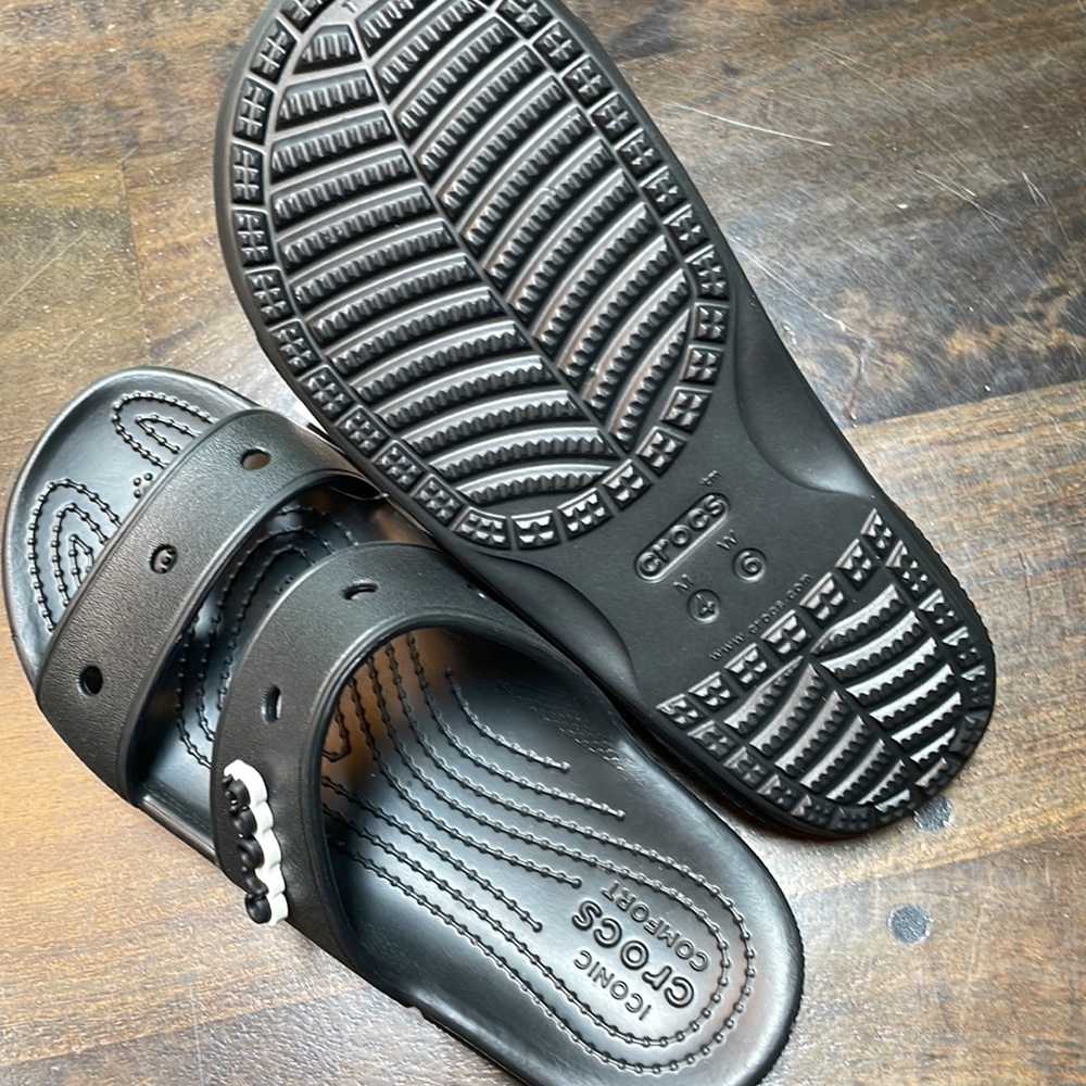 Crocs Classic Sandals - Picture 4 of 5